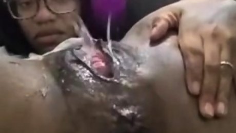 Sexy Wet Creaming Squirting Pussy