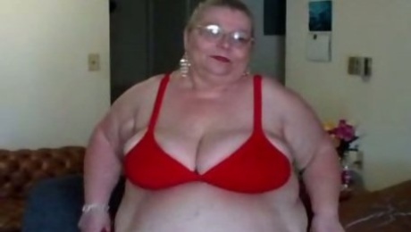 Extremely fat and ugly mature lady dancing on webcam