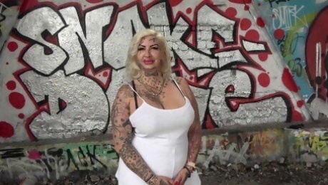 Porno Casting mit dem Tattoo Model Jeanny aus Berlin